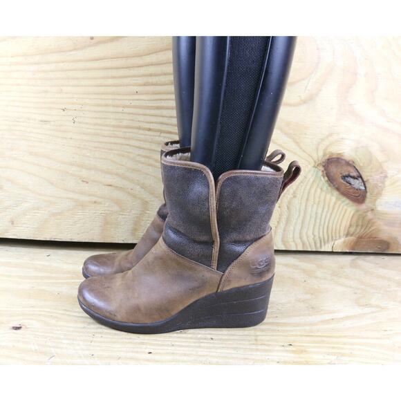 Ugg Boots Womens 7 Renatta Brown Leather Shearling Lined Ankle Wedge Shoes - Picture 1 of 9